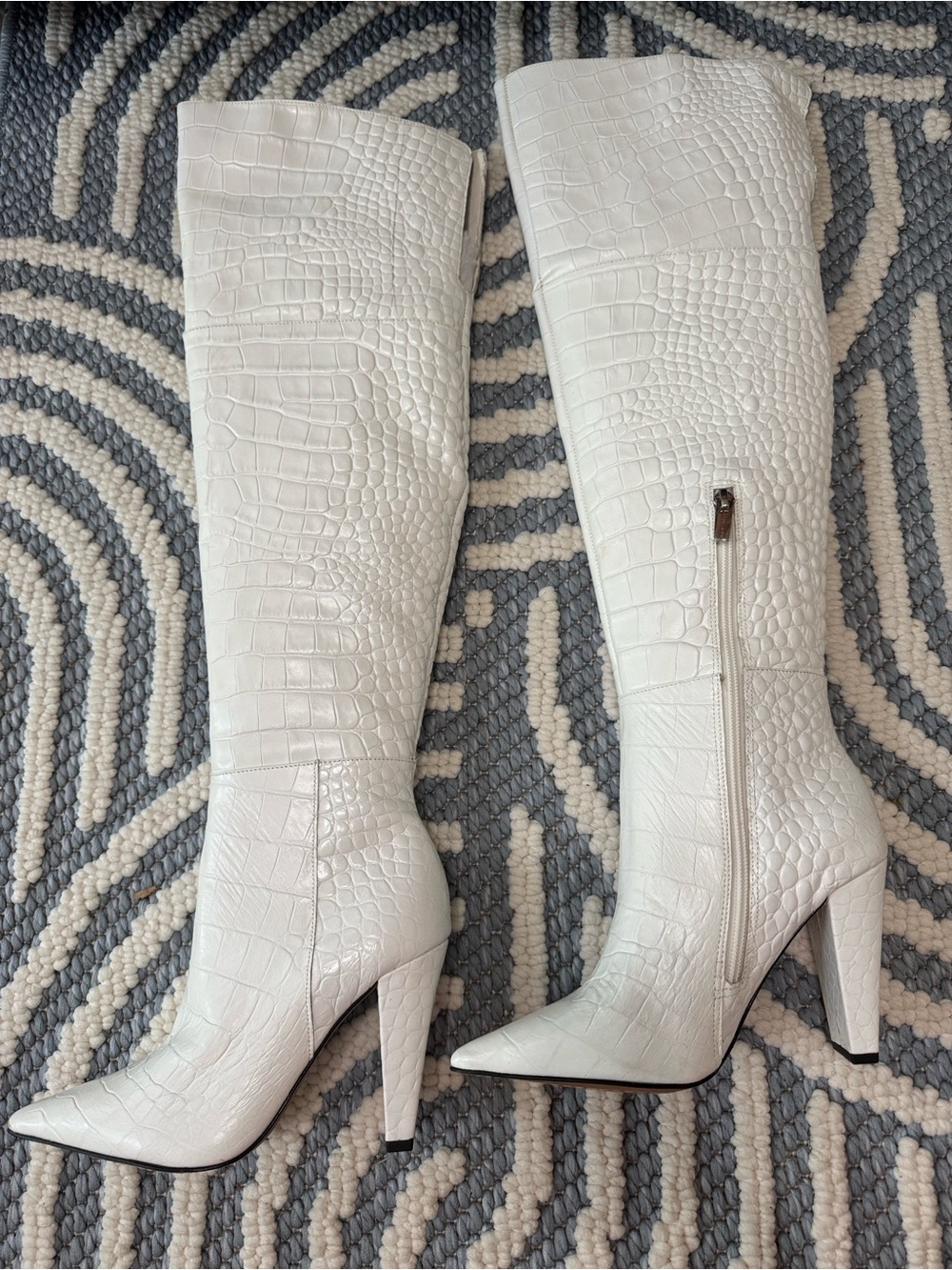 Vince Camuto Minnada White Croc Embossed Over The Knee Boots Size 6M Like New - Picture 3 of 7